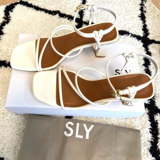 スライ(SLY)のSLY サンダル(サンダル)