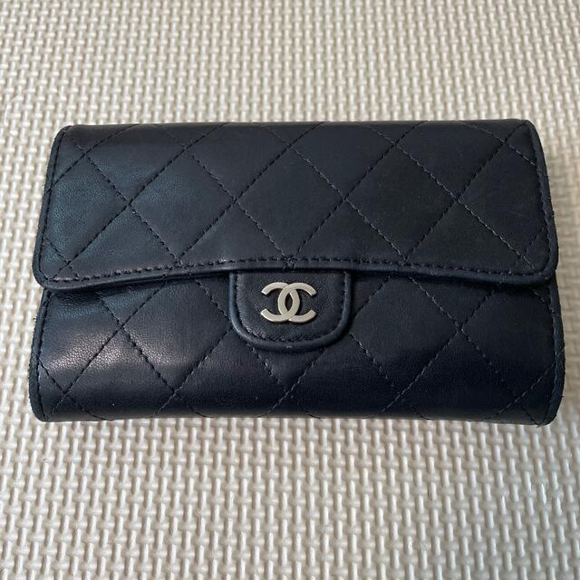 CHANEL(シャネル)のCHANEL 黒財布　(箱付き) レディースのファッション小物(財布)の商品写真
