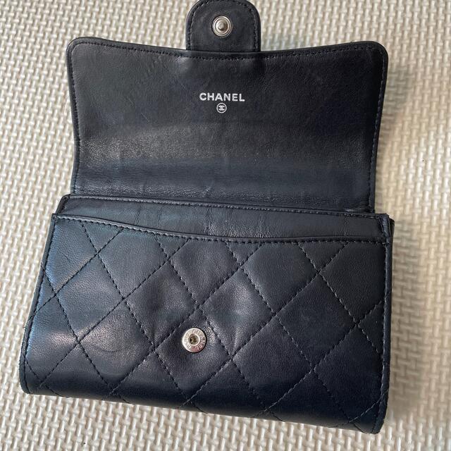 CHANEL(シャネル)のCHANEL 黒財布　(箱付き) レディースのファッション小物(財布)の商品写真