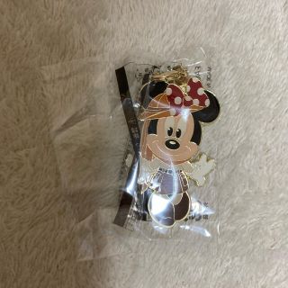 ディズニー(Disney)の新品未開封⭐︎ジャングルカーニバル ミニー キーチェーン(キャラクターグッズ)