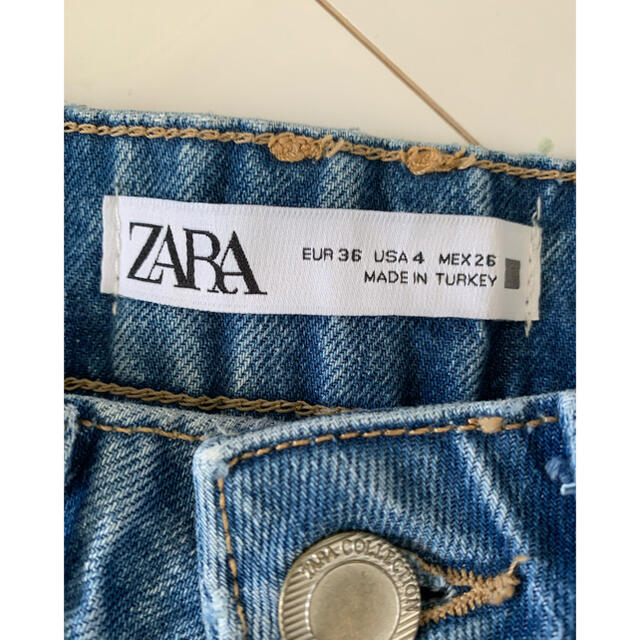 ZARA(ザラ)のZARA 即完売❗️ダメージ　ストレートデニム☆36 レディースのパンツ(デニム/ジーンズ)の商品写真