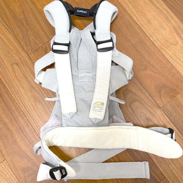 BABYBJORN(ベビービョルン)のベビービョルン 抱っこ紐　ベビーキャリア One+ Air キッズ/ベビー/マタニティの外出/移動用品(抱っこひも/おんぶひも)の商品写真