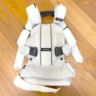 ベビービョルン(BABYBJORN)のベビービョルン 抱っこ紐　ベビーキャリア One+ Air(抱っこひも/おんぶひも)