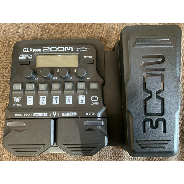 Zoom(ズーム)のzoom g1x four 楽器のギター(エフェクター)の商品写真