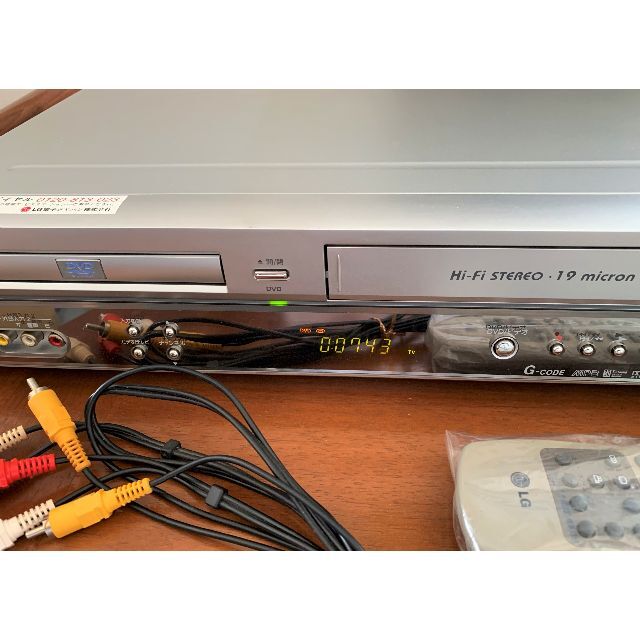 LG Electronics(エルジーエレクトロニクス)のVHS/S-VHS SQPBビデオデッキ DVDプレイヤー一体型　動作品 スマホ/家電/カメラのテレビ/映像機器(その他)の商品写真