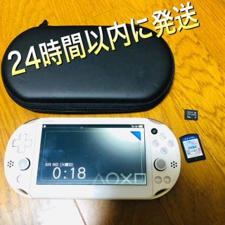 プレイステーションヴィータ(PlayStation Vita)のVita　PCH-2000　Wi-Fiモデル　本体　メモリーカード　おまけ付き！(携帯用ゲーム機本体)