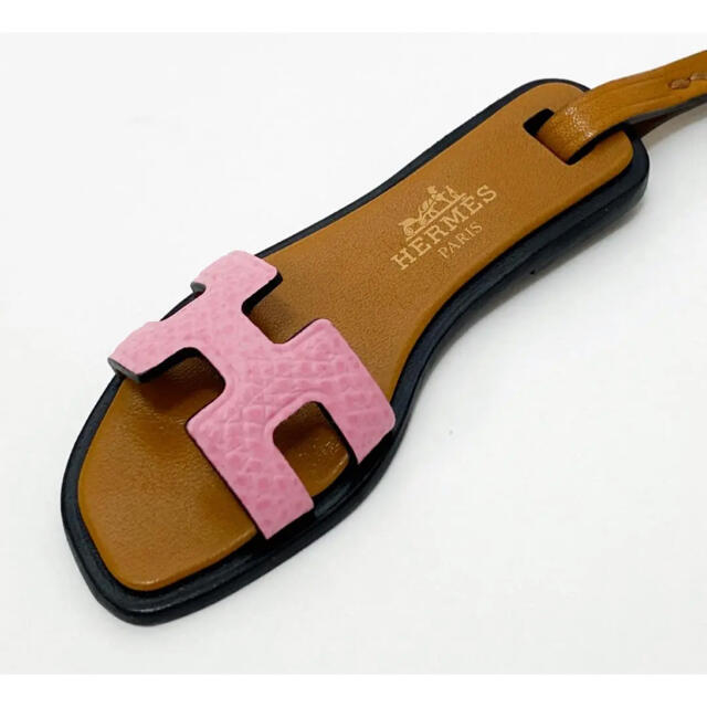 新品♡HERMES エルメス オランナノチャームピンク系 サンダルチャーム