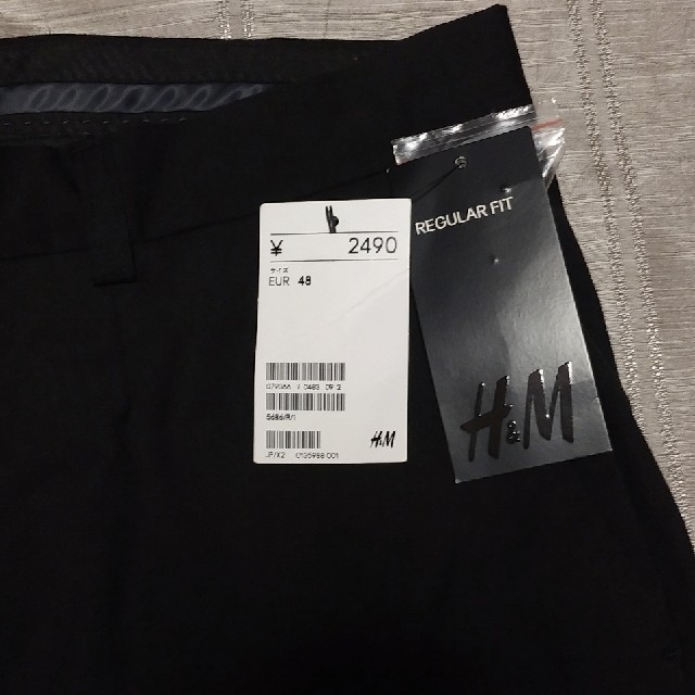 H&M(エイチアンドエム)のH&M レギュラーフィット スラックス メンズ EUR48 新品未使用品 メンズのパンツ(スラックス)の商品写真