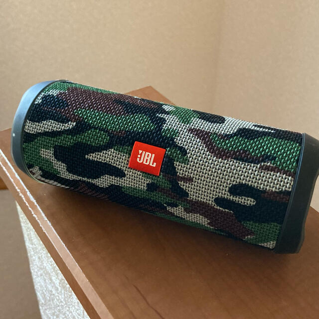 BOSE(ボーズ)の【日付変わるまで】JBL FLIP4 スクワッド 迷彩柄 スマホ/家電/カメラのオーディオ機器(スピーカー)の商品写真