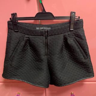 ザラ(ZARA)のZARA ブラックショートパンツ(ショートパンツ)