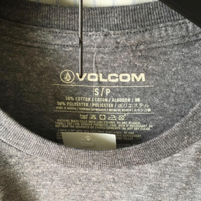 volcom(ボルコム)のVOLCOMボルコムストーンUS限定両面プリントストーンロゴTシャツ メンズのトップス(Tシャツ/カットソー(半袖/袖なし))の商品写真