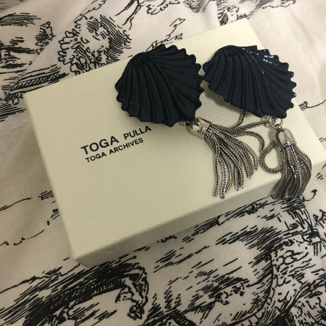 TOGA(トーガ)のtoga pulla メタルフリンジイヤリング レディースのアクセサリー(イヤリング)の商品写真