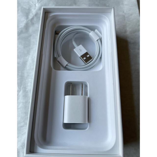 Apple(アップル)のApple純正ケーブル+USBアダプタ スマホ/家電/カメラのスマホアクセサリー(その他)の商品写真
