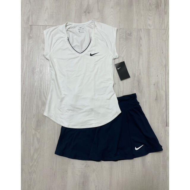 NIKE(ナイキ)のおいちゃん様　☆新品☆ Nikeナイキ ピュアトップス　US-XS スポーツ/アウトドアのテニス(ウェア)の商品写真