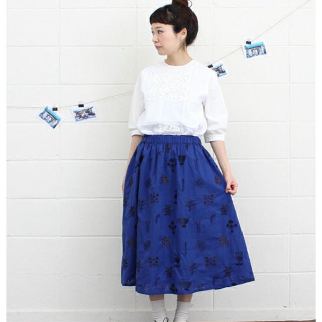bulle de savon - 野山刺繍スカート ビュルデサボンの通販 by 鴨 bulle de savon - 野山刺繍スカート ビュルデサボンの通販 by 鴨