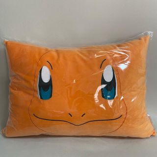 ポケモン(ポケモン)の【新品未使用】ポケモン　カバー付きまくら　ヒトカゲ　43×63cm(枕)