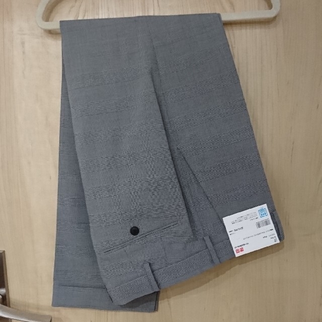 UNIQLO(ユニクロ)のお値下げ【タグ付き】ユニクロ　感動パンツ　グレンチェック メンズのパンツ(スラックス)の商品写真