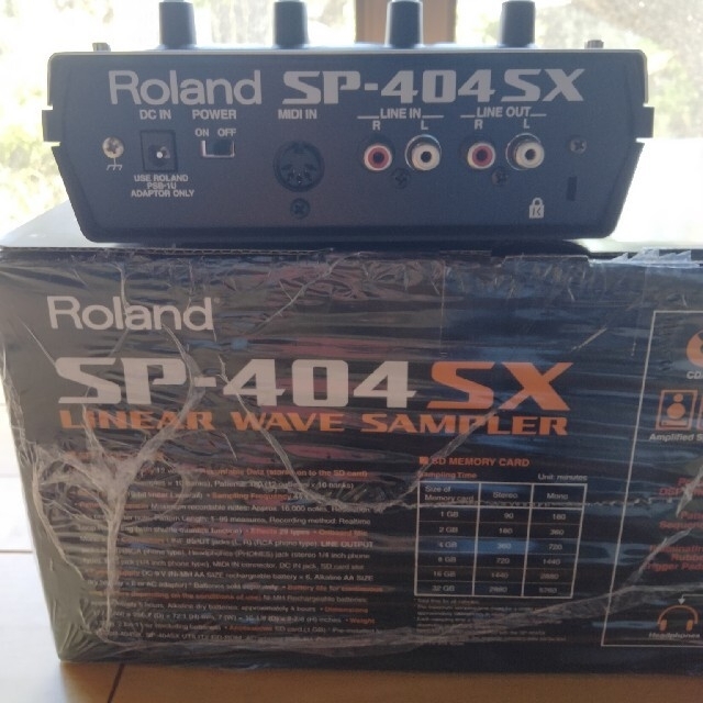 Roland(ローランド)のROLAND  SP-404SX   16GB SDカード付　サンプラー 楽器のDJ機器(DJエフェクター)の商品写真