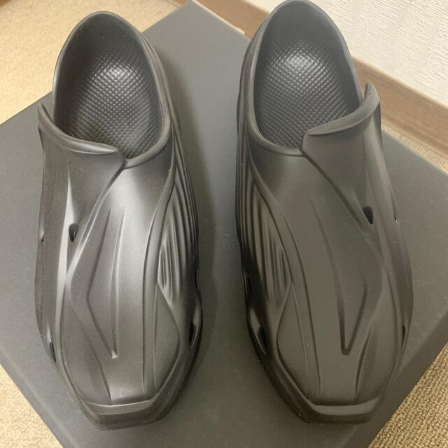 Maison Martin Margiela(マルタンマルジェラ)の1017 ALYX 9SM MONO SLIP ON / BLACK メンズの靴/シューズ(サンダル)の商品写真