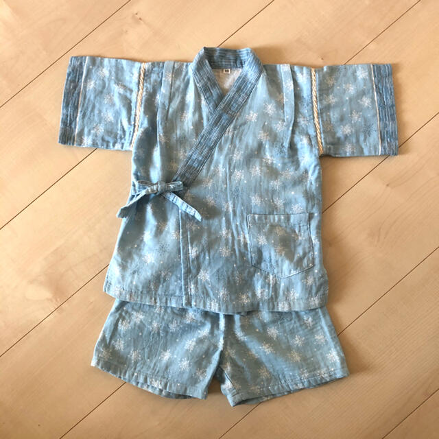 男の子 甚平 水色 90cm キッズ/ベビー/マタニティのキッズ服男の子用(90cm~)(甚平/浴衣)の商品写真