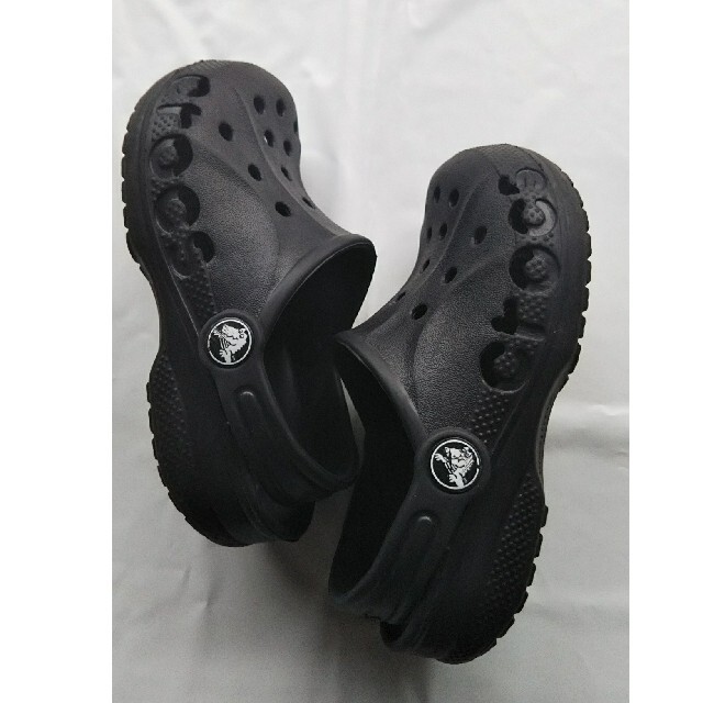 crocs(クロックス)の美品  クロックス  黒  10 11 キッズ/ベビー/マタニティのキッズ靴/シューズ(15cm~)(サンダル)の商品写真