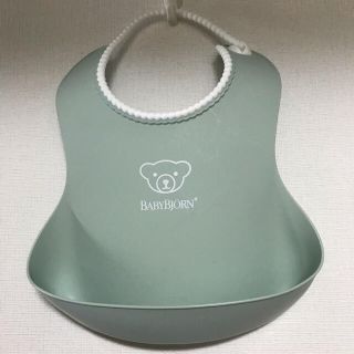 ベビービョルン(BABYBJORN)のベビービョルン　お食事エプロン　ビブ　グリーン(お食事エプロン)