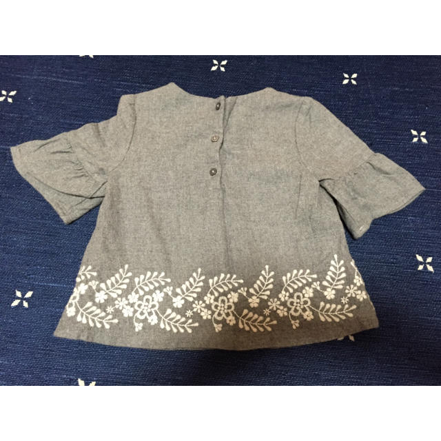 babyGAP(ベビーギャップ)のbabygap 刺繍 ブラウス ４歳 キッズ/ベビー/マタニティのキッズ服女の子用(90cm~)(ブラウス)の商品写真