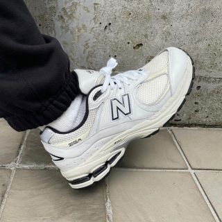 New Balance 2002R  オフホワイト