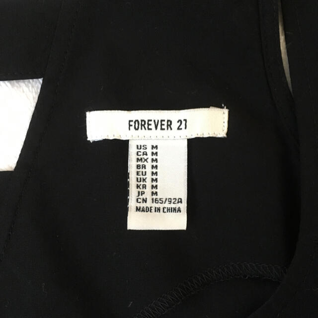 FOREVER 21(フォーエバートゥエンティーワン)のワンピース　フォーエバー21 Mサイズ　新品　未使用 レディースのワンピース(ひざ丈ワンピース)の商品写真
