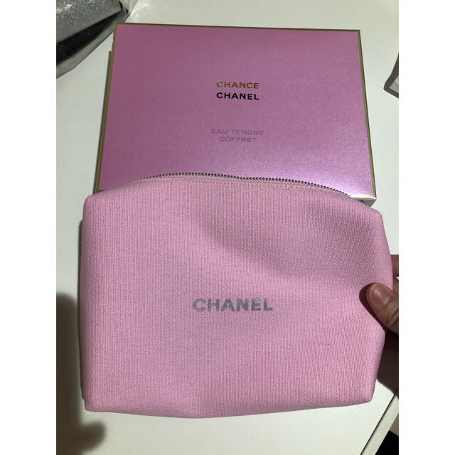 CHANEL(シャネル)のCHANELポーチ レディースのファッション小物(ポーチ)の商品写真