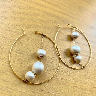 3連パール付き　ピアス(ピアス)