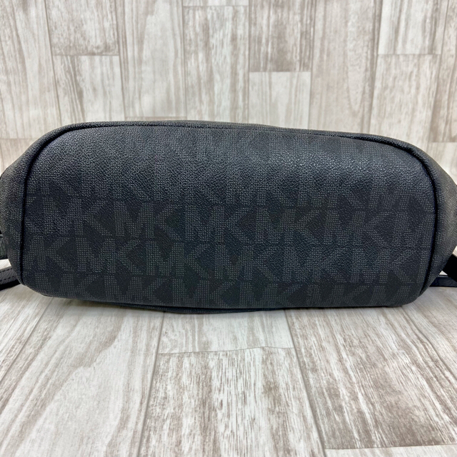 Michael Kors(マイケルコース)のMICHAEL KORS　MK柄　リュック　6-5 レディースのバッグ(リュック/バックパック)の商品写真