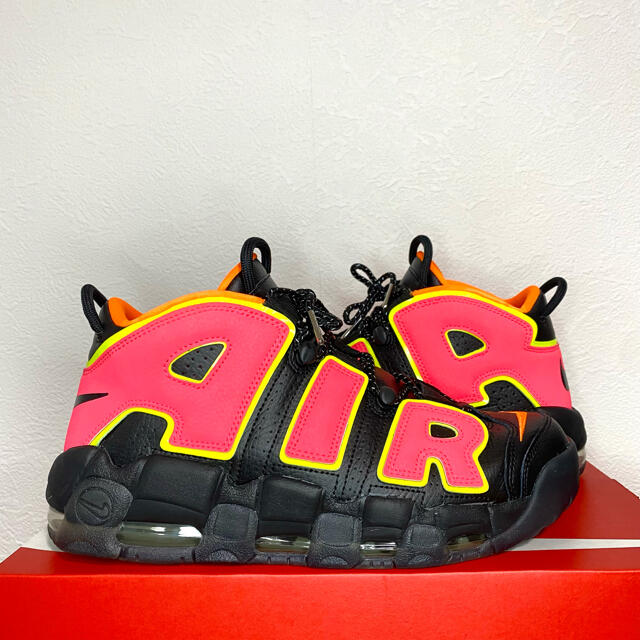 NIKE(ナイキ)の超美品 希少 NIKE AIR MORE UPTEMPO ホットパンチ 28cm メンズの靴/シューズ(スニーカー)の商品写真