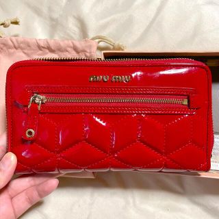 ミュウミュウ(miumiu)のmiumiu(財布)