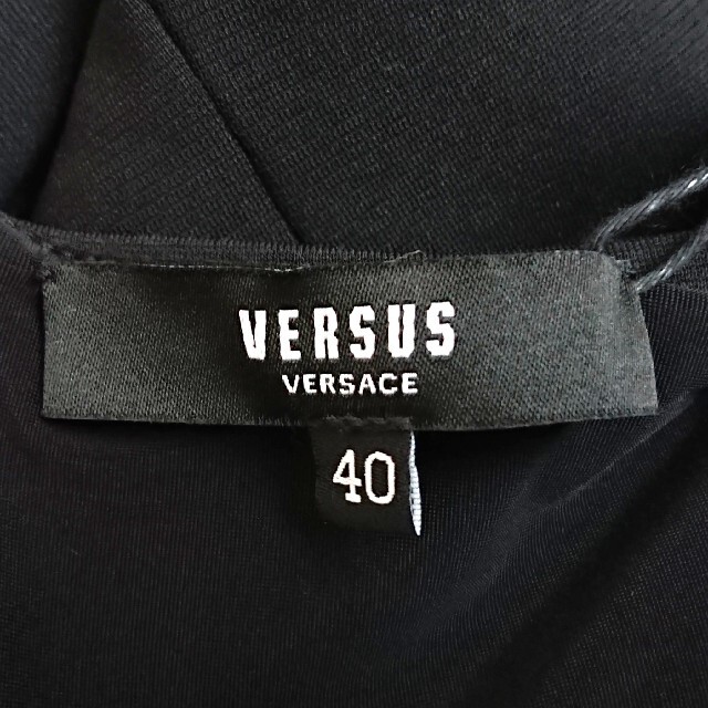 VERSUS(ヴェルサス)のRinko様専用 ヴェルサス ヴェルサーチ ワンピース ブラック レディースのワンピース(ミニワンピース)の商品写真