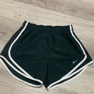 ナイキ(NIKE)のNIKE スポーツ　ショートパンツ　トレーニングウェア(ショートパンツ)