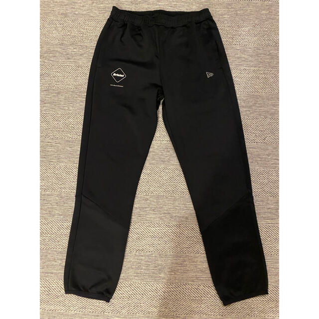 L 新品 FCRB NEW ERA WARM UP JERSEY PANTS