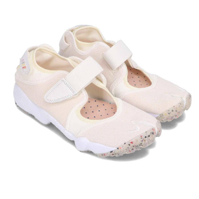 NIKE WOMENS AIR RIFT ベージュ　24cmレディース