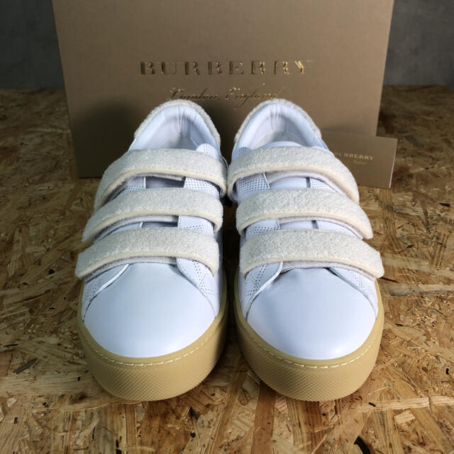 最初の最初のBURBERRY バーバリーベルクロストラップスニーカー