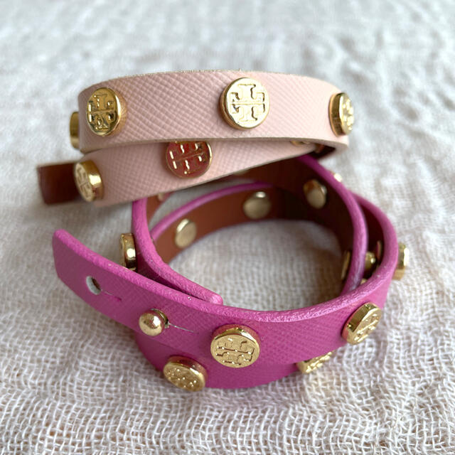 Tory Burch(トリーバーチ)の*wさま* トリーバーチ レザーブレスレット(ベビーピンク) レディースのアクセサリー(ブレスレット/バングル)の商品写真