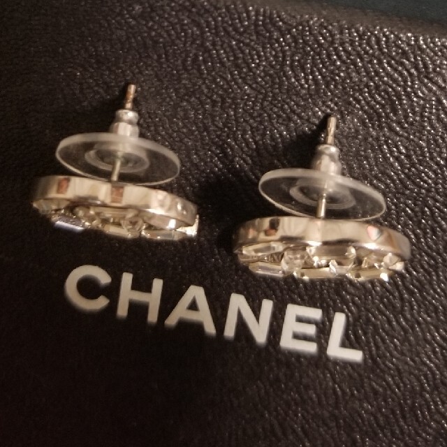 CHANEL　シルバーピアス