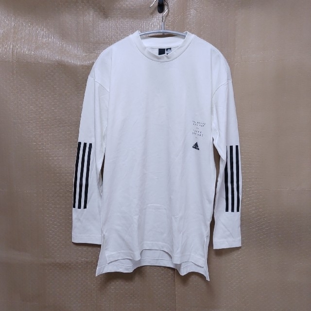 adidas(アディダス)のⅢ マウジーで購入 未使用タグ付き アディダス ロンＴ レディースのトップス(Tシャツ(長袖/七分))の商品写真