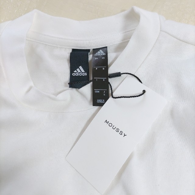 adidas(アディダス)のⅢ マウジーで購入 未使用タグ付き アディダス ロンＴ レディースのトップス(Tシャツ(長袖/七分))の商品写真