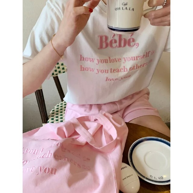 Bebe刺繍ロゴＴシャツ レディースのトップス(Tシャツ(半袖/袖なし))の商品写真