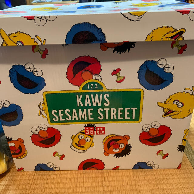 SESAME STREET(セサミストリート)のUNIQLO × カウズ セサミストリート コンプリートBOX エンタメ/ホビーのおもちゃ/ぬいぐるみ(ぬいぐるみ)の商品写真