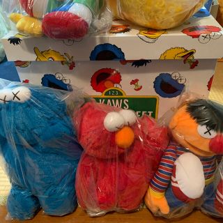 セサミストリート(SESAME STREET)のUNIQLO × カウズ セサミストリート コンプリートBOX(ぬいぐるみ)