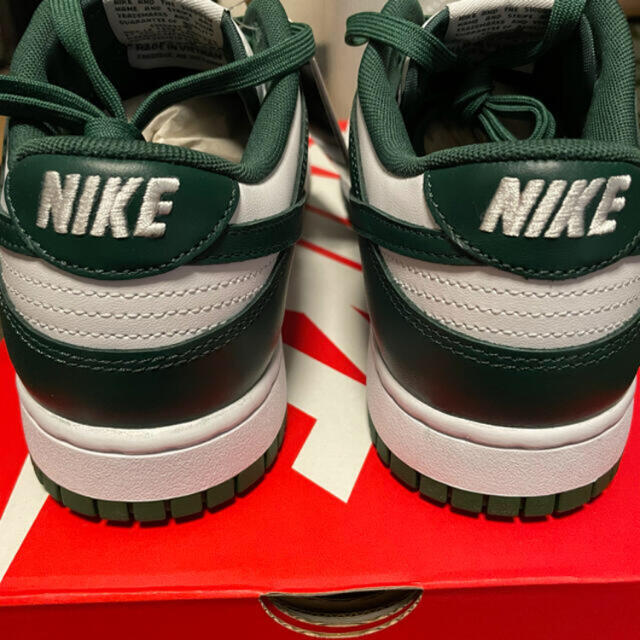 NIKE(ナイキ)の新品　dunk low retro team green 27.5 メンズの靴/シューズ(スニーカー)の商品写真