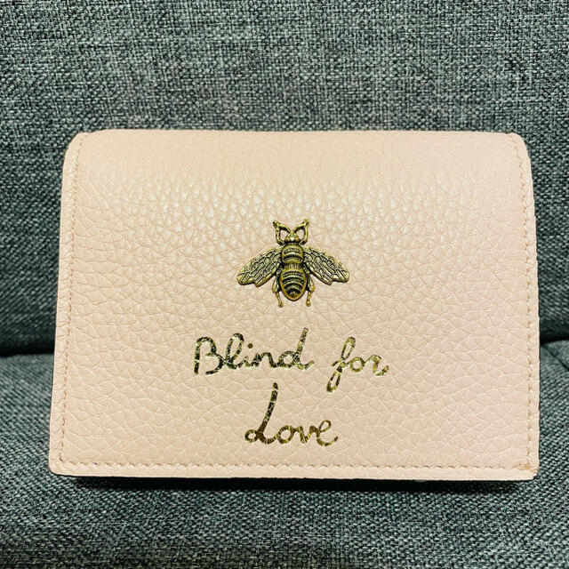 大幅値下げ】【新品未使用】GUCCI 二つ折り財布 ピンク ビー 大幅値下げ】【新品未使用】GUCCI 二つ折り財布 ピンク ビー