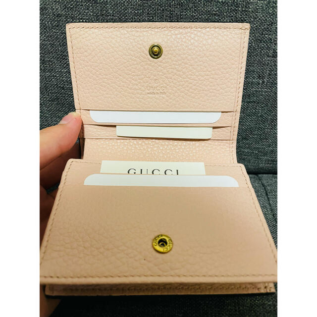 大幅値下げ】【新品未使用】GUCCI 二つ折り財布 ピンク ビー 大幅値下げ】【新品未使用】GUCCI 二つ折り財布 ピンク ビー