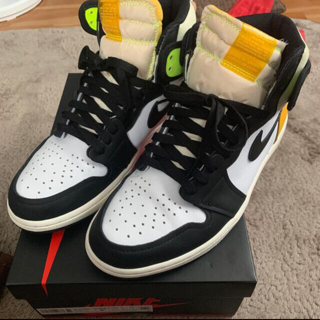 NIKE(ナイキ)のNIKE AIR JORDAN 1 Volt Gold 27.5cm メンズの靴/シューズ(スニーカー)の商品写真